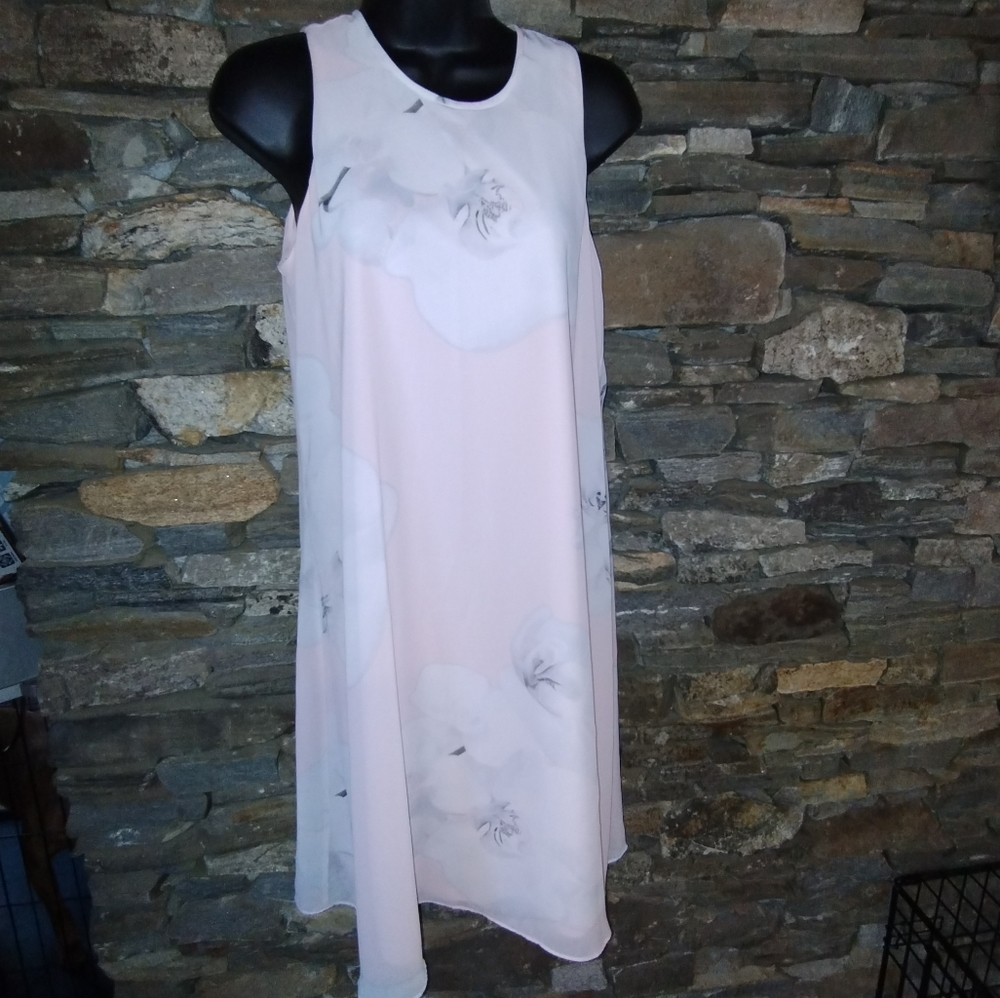 Calvin Klein size six pale pink floral crew neck soft shift dress - Picture 2 of 8